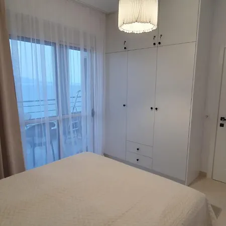 Apartment 19 *