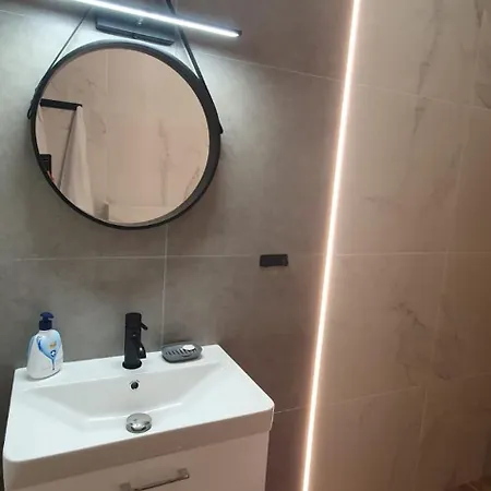Apartament 19 *